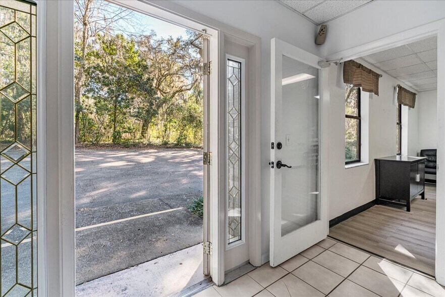 More Photos Of 7733 W Newberry Rd, Gainesville Office For Sale