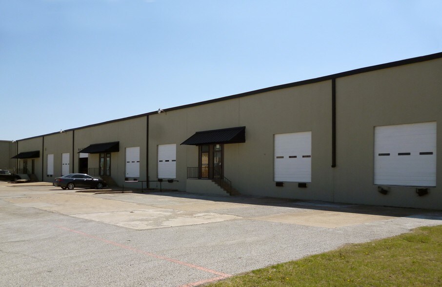 More Photos Of 6400-6428 Midway Rd, Haltom City Warehouse For Lease