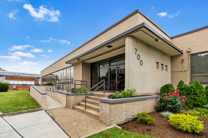 More Photos Of 700 Grand Ave, Ridgefield Warehouse For Lease