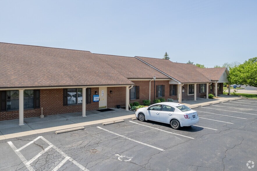 More Photos Of 1045-1053 Summit Dr, Middletown Medical For Sale