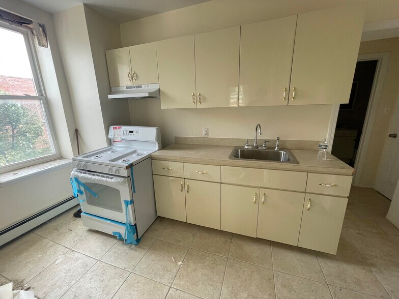 More Photos Of 95-20 Jamaica Ave, Woodhaven Storefront Retail Residential For Sale