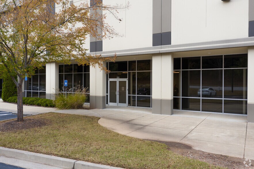 More Photos Of 106 Northpoint Pky, Acworth Warehouse For Lease