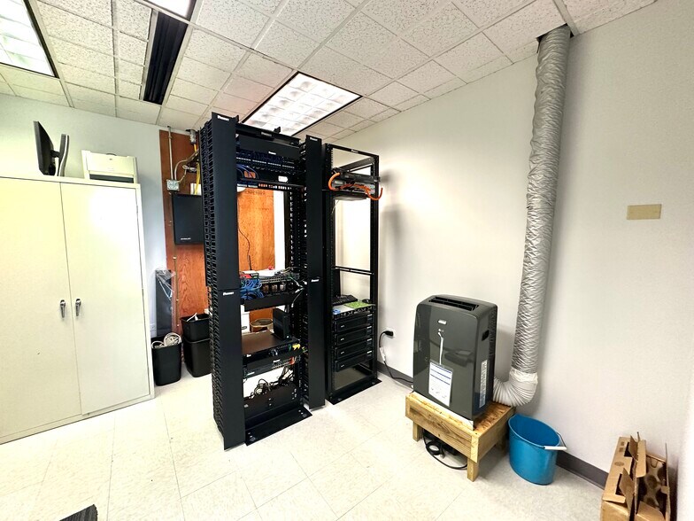 More Photos Of 8001 Broadway, Merrillville Office For Lease