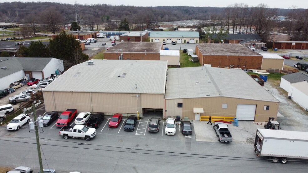 More Photos Of 106 Griffith Plaza Dr, Winston-Salem Warehouse For Sale
