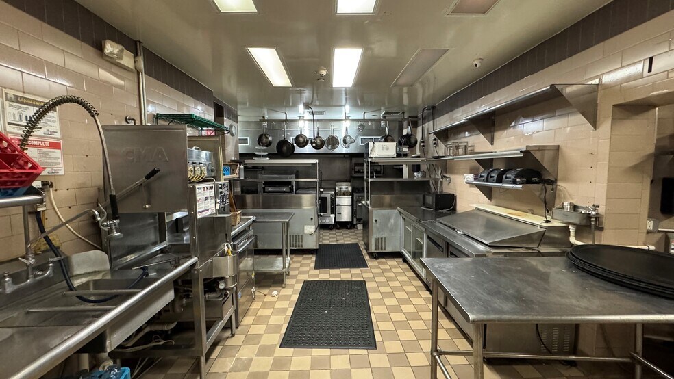 More Photos Of 154 W Broadway, Port Jefferson Restaurant For Lease
