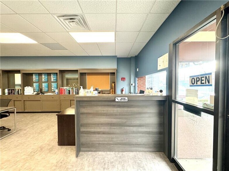 More Photos Of 107 E North St, New Castle Storefront For Sale