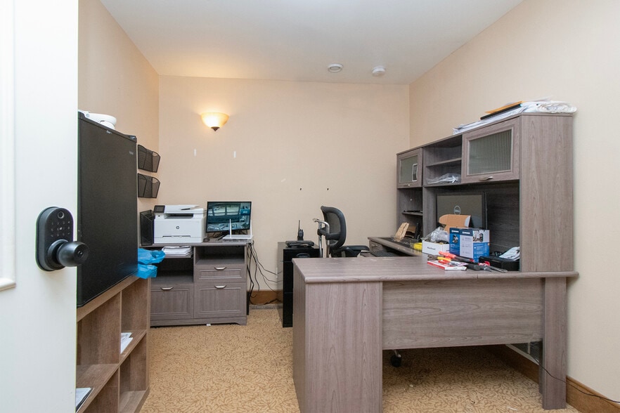 More Photos Of 202 Birdsong Ln, Port Angeles Healthcare For Sale