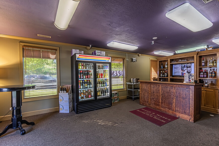 More Photos Of 1 N Marine Blvd, Jacksonville Storefront Retail Office For Sale