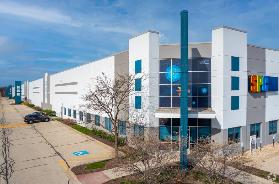 Primary Photo Of 6400-6430 W Howard St, Niles Distribution For Lease