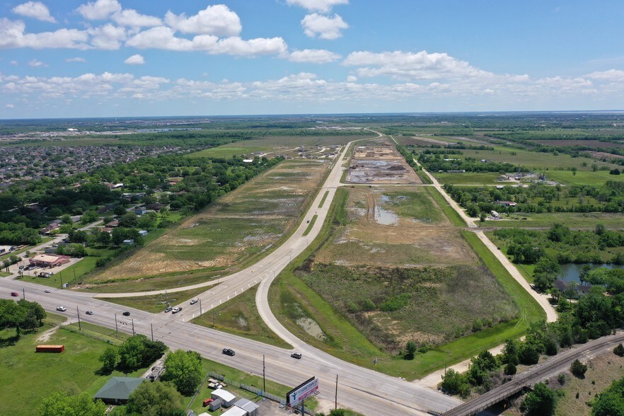 More Photos Of Hwy 146 & Kilgore Pky, Baytown Freestanding For Lease