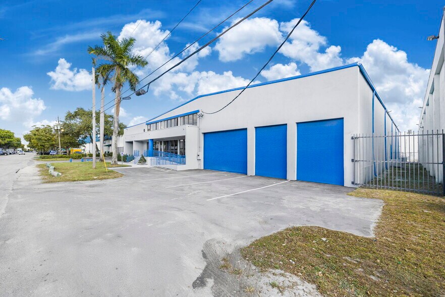 More Photos Of 2855 NW 75th Ave, Miami Warehouse For Lease