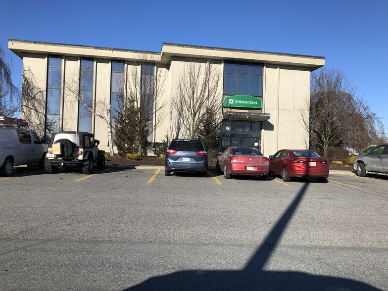 More Photos Of 4 Plaza Way, Fairhaven Bank For Lease