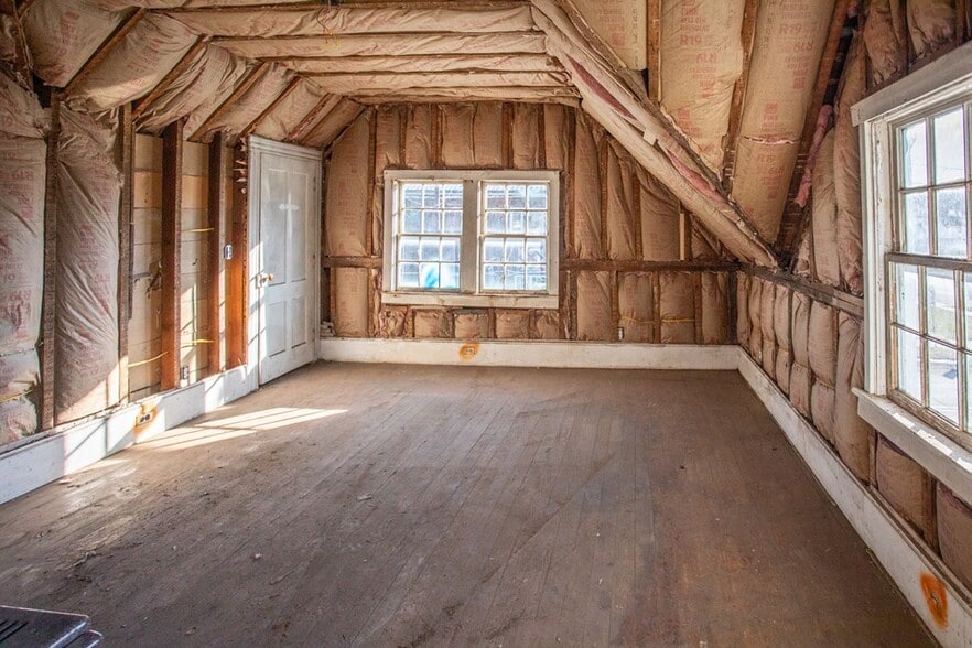 More Photos Of 11 E Hill Rd, Covington Apartments For Sale