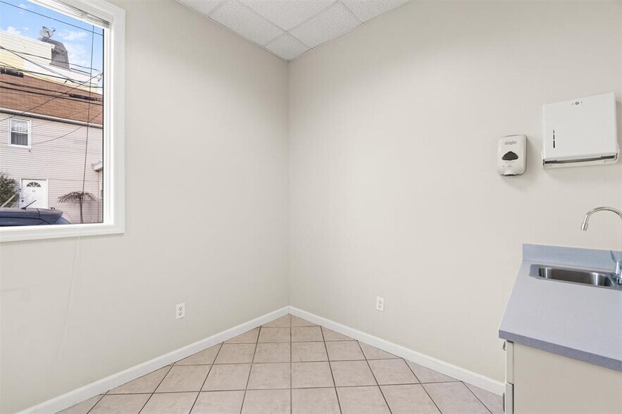 More Photos Of 391 Kennedy Blvd, Bayonne Medical For Sale