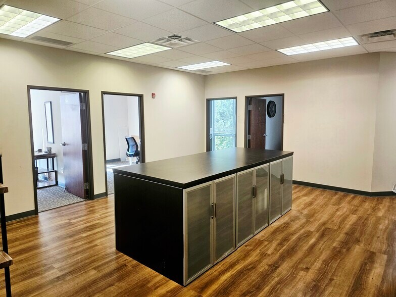 More Photos Of 9039 Antares Ave, Columbus Medical For Lease