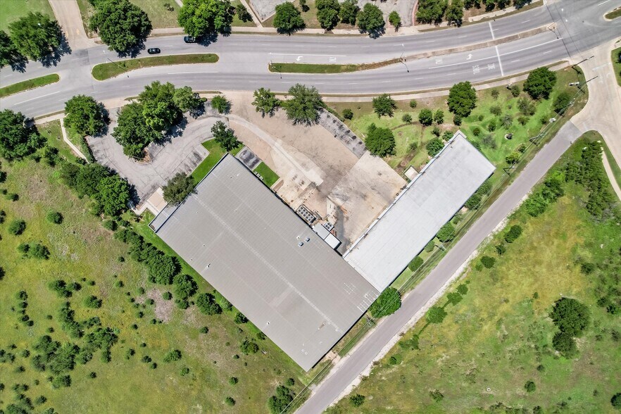 More Photos Of 400 S Heatherwilde Blvd, Pflugerville Manufacturing For Lease