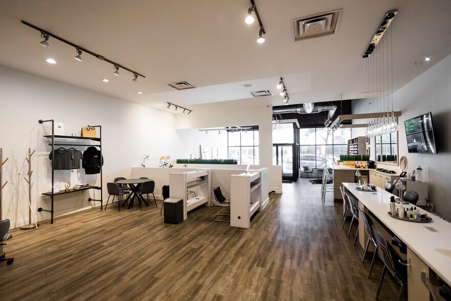 More Photos Of 6541 Woodward Ave, Detroit Storefront For Sale