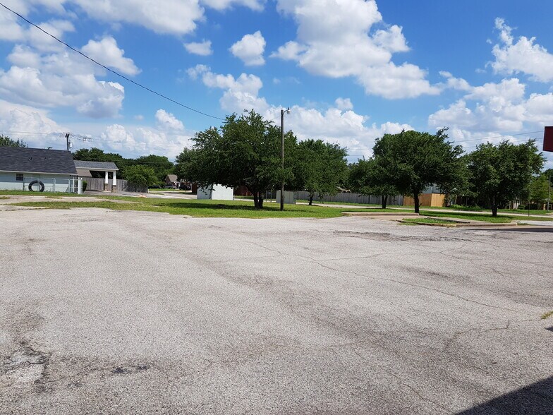 More Photos Of 1023 S Greenville Ave, Allen Office For Lease