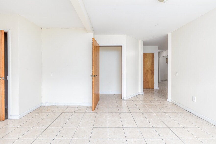 More Photos Of 311 Beach 53rd St, Far Rockaway Apartments For Sale