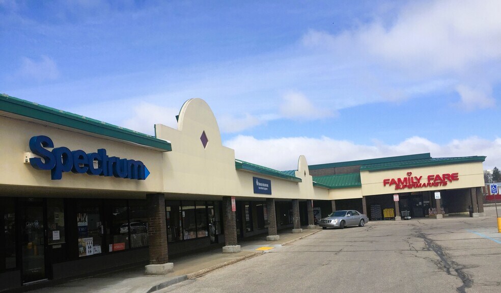 More Photos Of 604 S Mitchell St, Cadillac Unknown For Lease