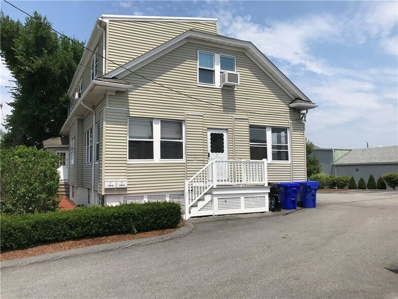 More Photos Of 380 Taunton Ave, East Providence Restaurant For Sale
