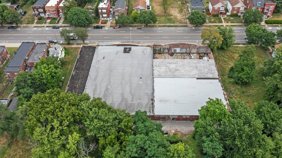 More Photos Of 3960 Page Blvd, Saint Louis Warehouse For Sale