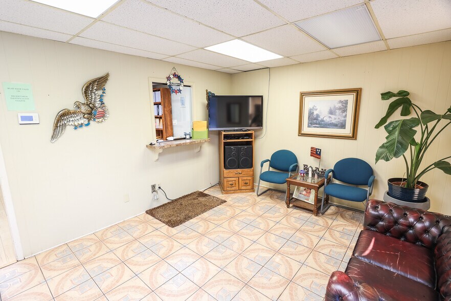 More Photos Of 3110 Gilmer Rd, Longview Office For Sale