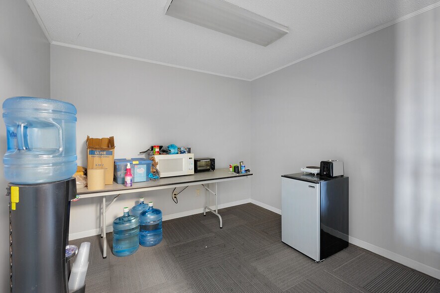 More Photos Of 1849 US-41, Calhoun Warehouse For Sale