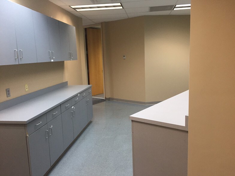 More Photos Of 20 W Dry Creek Cir, Littleton Medical For Lease