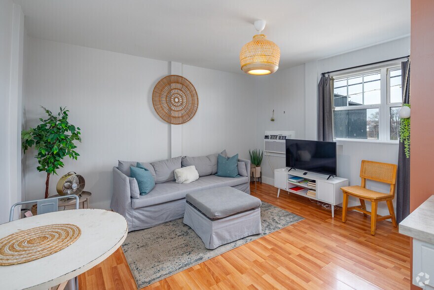 More Photos Of 415 Humphreys St, Nashville Apartments For Sale
