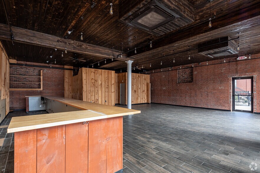 More Photos Of 62 Washington St, Middletown Office For Lease