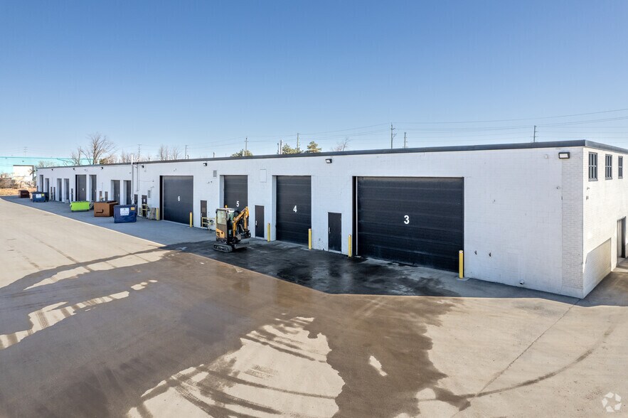 More Photos Of 450 Bowes Rd, Concord Warehouse For Lease