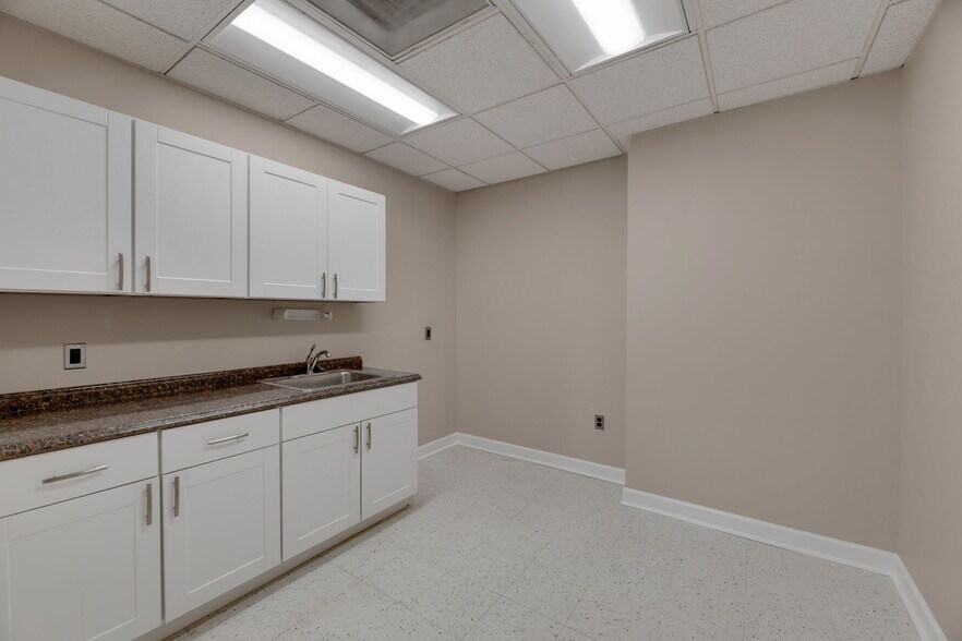 More Photos Of 312 Marshall Ave, Laurel Office For Lease