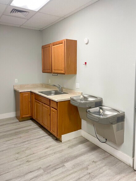 More Photos Of 877-881 Federal Blvd, Denver Medical For Lease