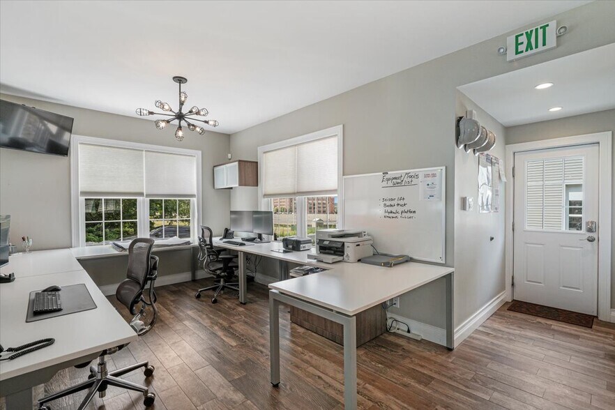 More Photos Of 363 S Middletown Rd, Nanuet Flex For Sale