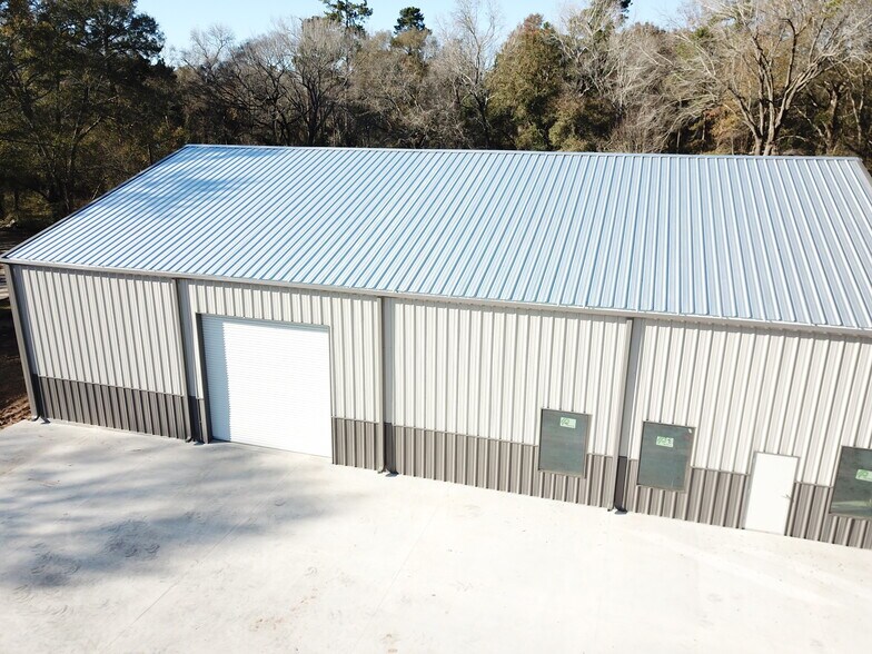 More Photos Of 139 Wade Cir W, Conroe Industrial For Sale
