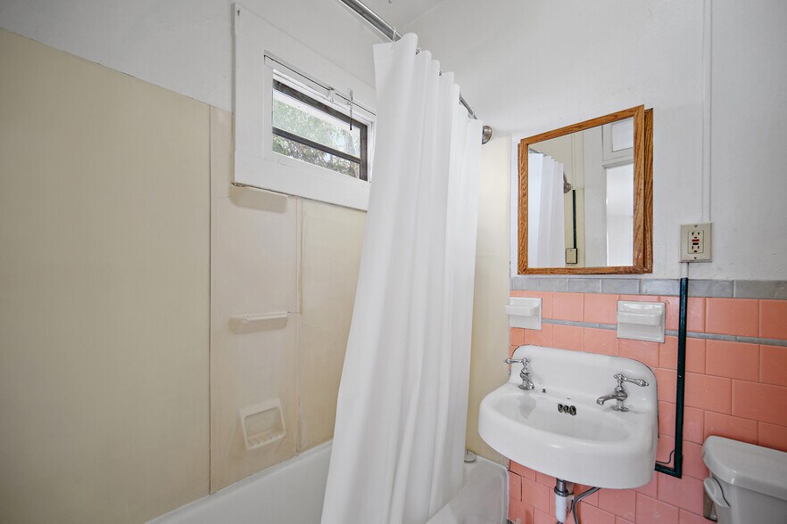 More Photos Of 1224 N Weber St, Colorado Springs Apartments For Sale