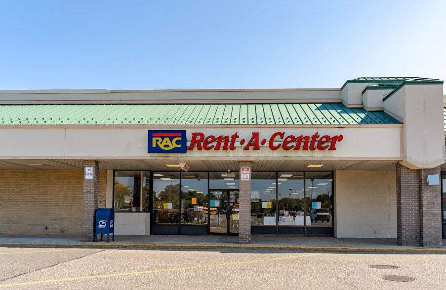 More Photos Of 264-350 Middle Country Rd, Coram Unknown For Lease