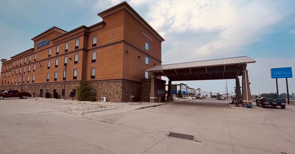 More Photos Of 3420 S Broadway, Minot Hotel For Sale