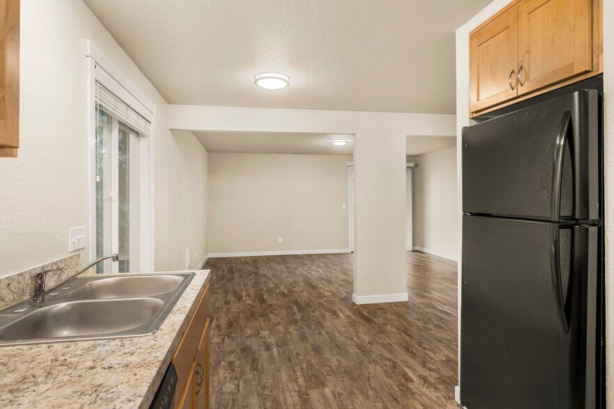 More Photos Of 1570 James St, Woodburn Apartments For Sale