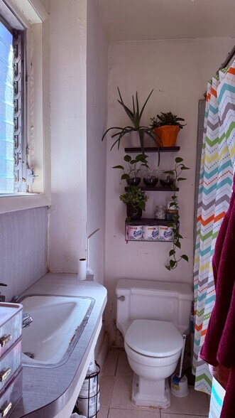 More Photos Of 211 S Easton Rd, Glenside Storefront Retail Residential For Sale