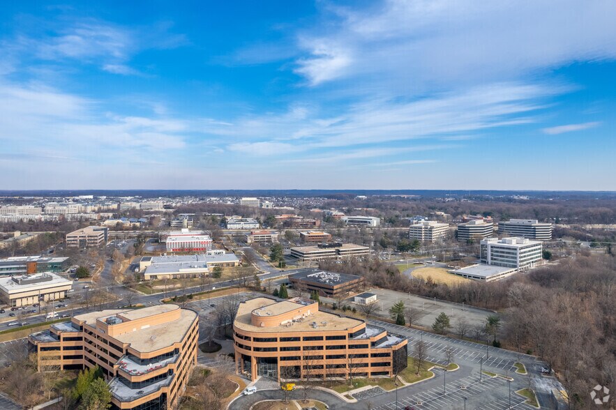 More Photos Of 2400 Research Blvd, Rockville Office For Lease