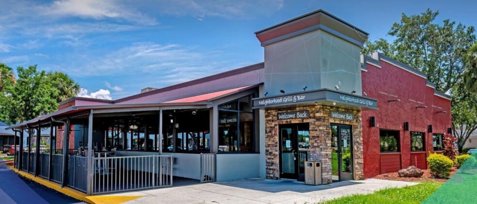Primary Photo Of 3255 University Pky, Sarasota Restaurant For Sale