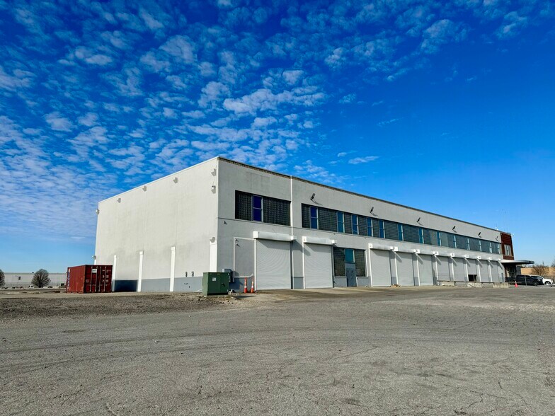 More Photos Of 220 S Belmont Ave, Indianapolis Warehouse For Lease