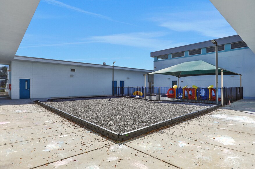 More Photos Of 210 Commerce Lake Dr, Saint Augustine Daycare Center For Lease