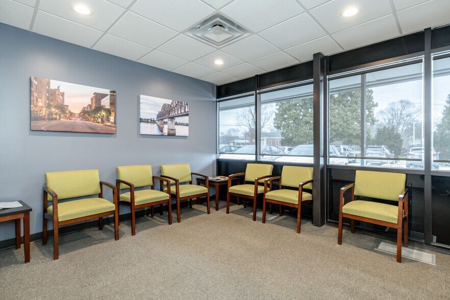 More Photos Of 4122 Shelbyville Rd, Louisville Medical For Sale