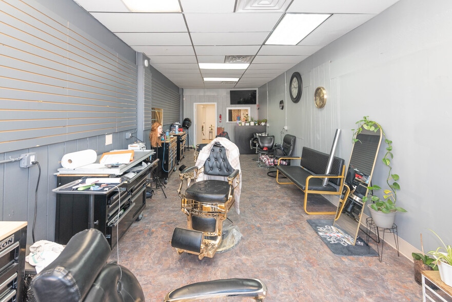 More Photos Of 3600 S Hanover St, Baltimore Storefront For Sale