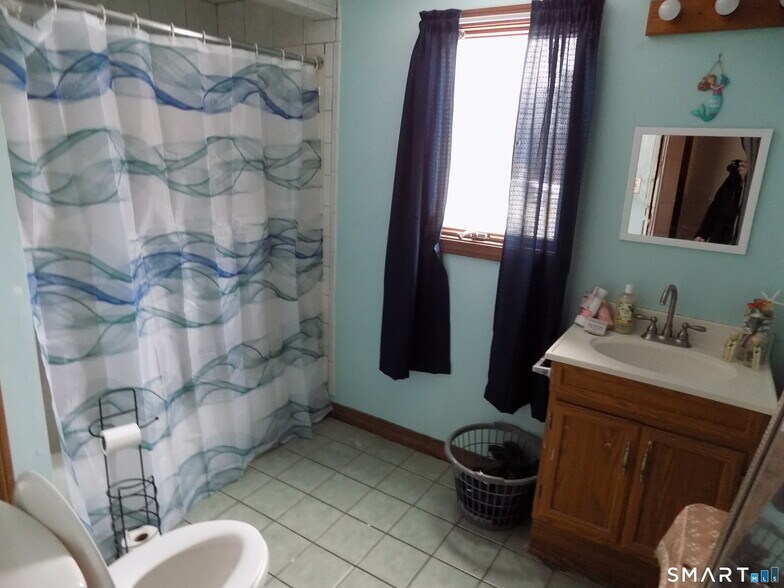 More Photos Of 941 Farmington Ave, Bristol Office Residential For Sale