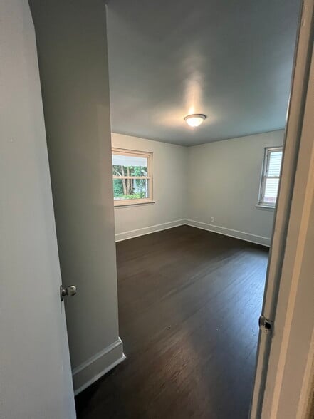 More Photos Of 3900 Miriam Dr, Charlotte Unknown For Lease