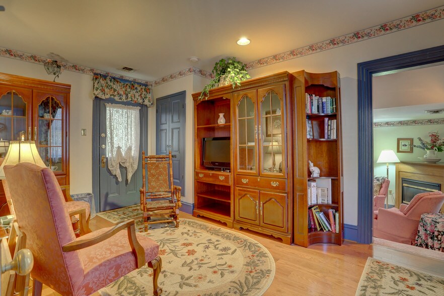 More Photos Of 62 E Main St, Lititz Hospitality For Sale